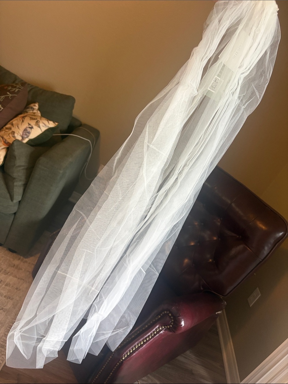 David's Bridal White Sheer Tulle Hair Canopy Veil